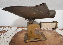 Load image into Gallery viewer, Antique Gold Balance Scale