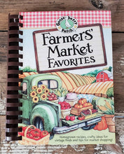 Load image into Gallery viewer, Vintage Gooseberry Patch Cookbook "Farmers' Market Favorites"