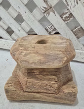 Load image into Gallery viewer, Antique Bleached Wood Capital