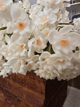 Load image into Gallery viewer, Faux Paper White Easter Narcissus Flower Bunch